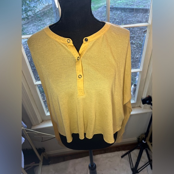 Out From Under Yellow Cropped Long Sleeve Top Size Large - Picture 1 of 8
